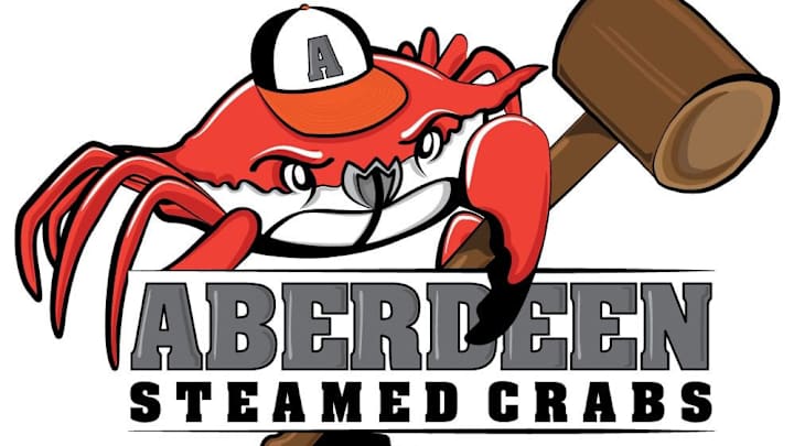 Is this crab going to pulverize all his little crab buddies? Is this crab going to pulverize all his little crab buddies?