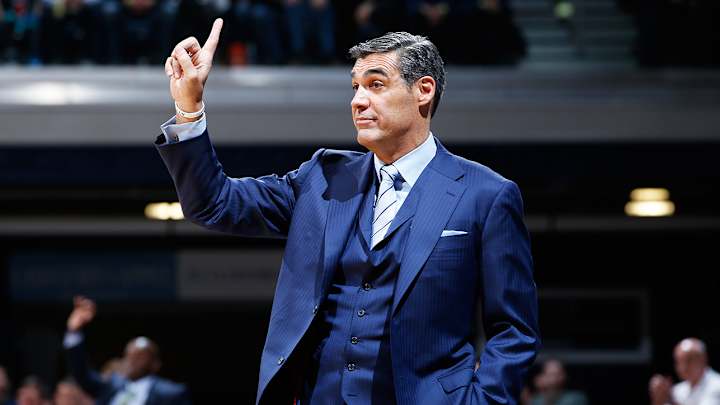 Villanova jumps Kansas, moves back to No. 1 in AP poll