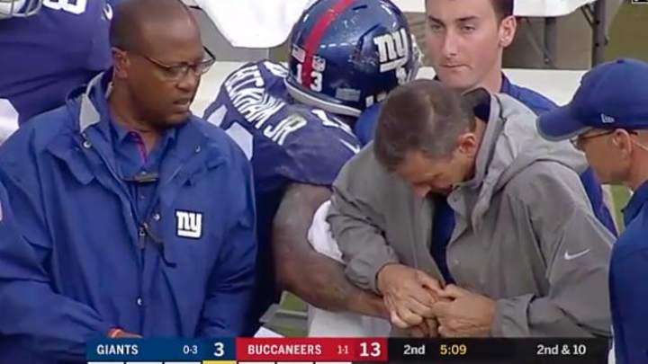 Watch: Odell Beckham Jr. Dislocates Finger, Has it Popped Back in on TV