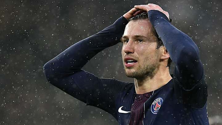 West Brom Set to Launch Ambitious Bid to Secure Deal for PSG Midfielder Grzegorz Krychowiak