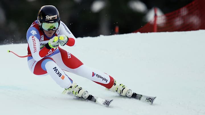Gut remains perfect in super-G; Vonn struggles in 9th Gut remains perfect in super-G; Vonn struggles in 9th