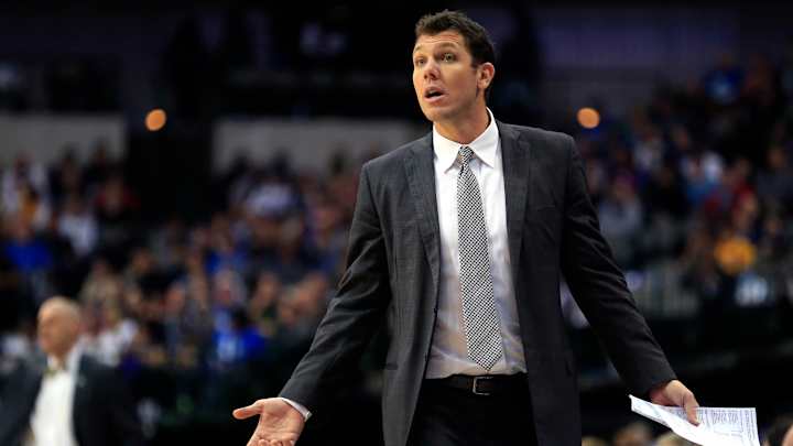 Mavericks hand Lakers worst loss in franchise history