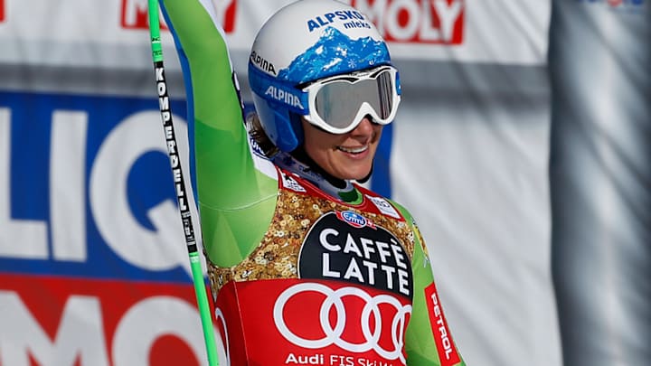 Stuhec holds off Vonn for downhill win at World Cup Finals