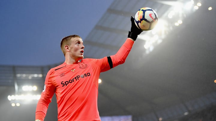 Jordan Pickford Hopeful That Experienced Everton Teammates Will Help His Development