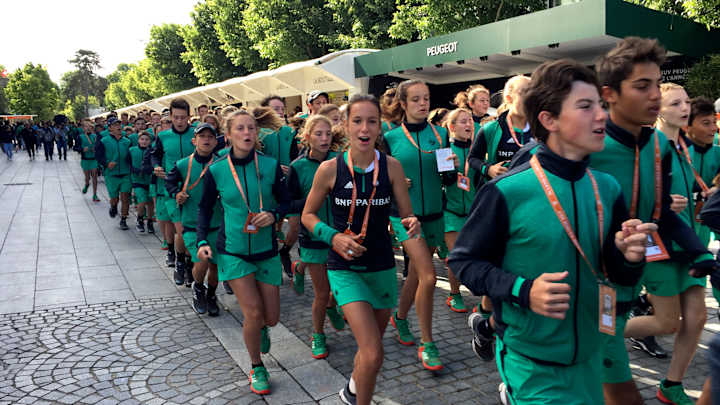 Chilly but no rain for French Open men's quarterfinals