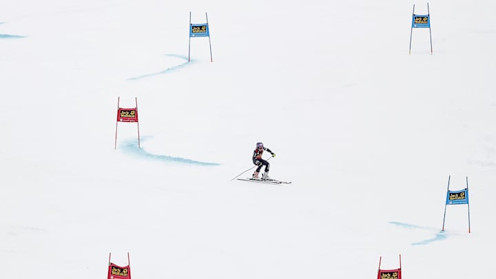 Shiffrin leads after 1st run of World Cup GS at Squaw Valley