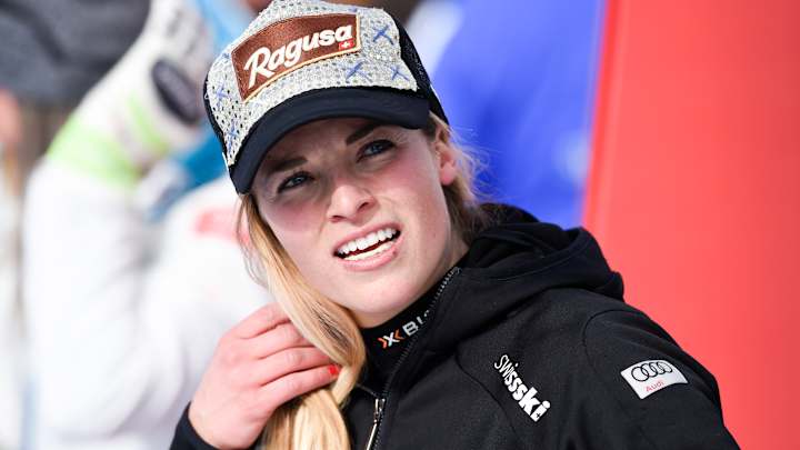Shiffrin favored for prized World Cup title after Gut crash Shiffrin favored for prized World Cup title after Gut crash