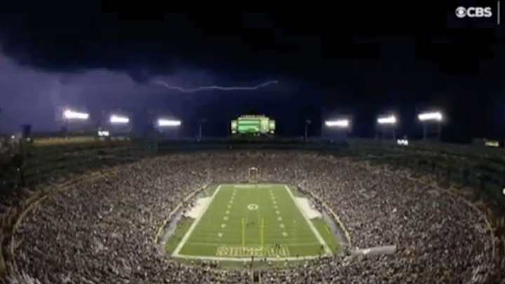 Packers vs. Bears Suspended Due to Lightning