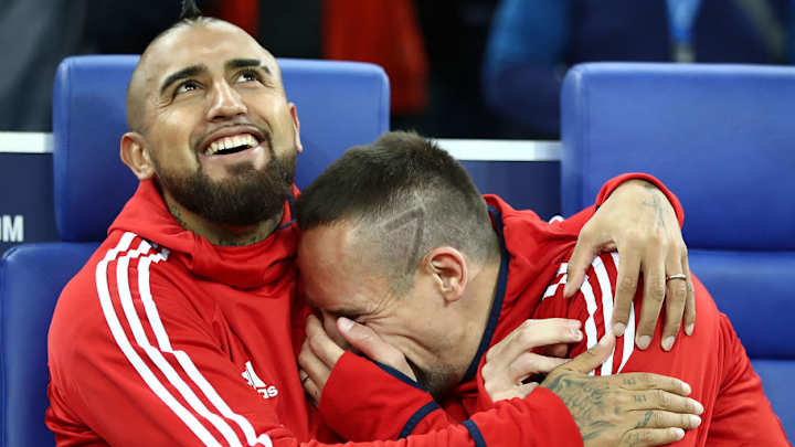 VIDEO: Bayern Munich Star Arturo Vidal Defies Logic With Outrageous Training Trick-Shot