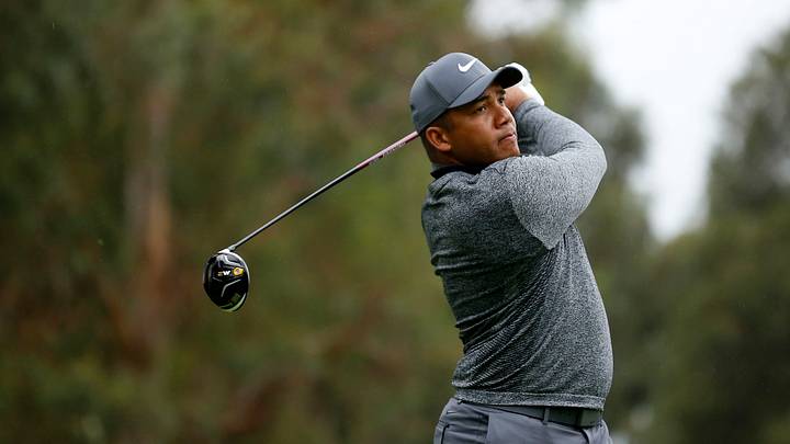 Vegas sets the standard at weather-plagued Riviera