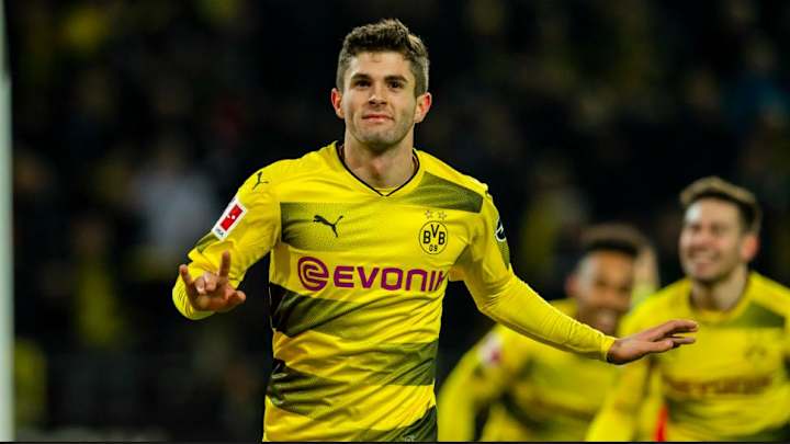 Christian Pulisic Reunites With His Dog for Holidays With Help From Twitter Christian Pulisic Reunites With His Dog for Holidays With Help From Twitter