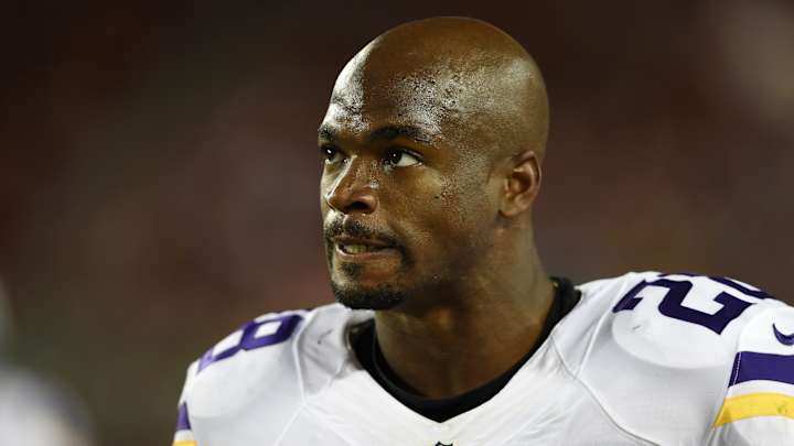 Adrian Peterson will hit free agency after Vikings decline his option