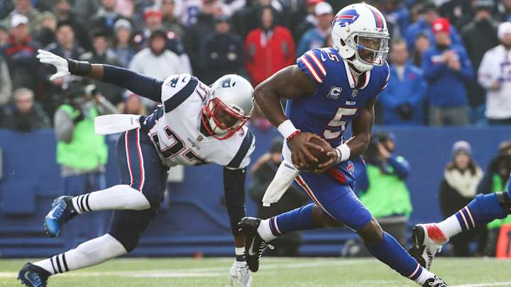 Tyrod Taylor Carted Off To Locker Room With Knee Injury, Nate Peterman Enters At QB