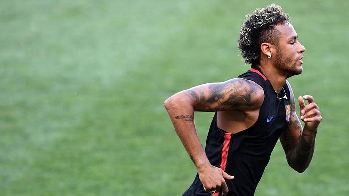 VIDEO: Newly Single Neymar Spotted With Famous Singer After Barca's Friendly in America VIDEO: Newly Single Neymar Spotted With Famous Singer After Barca's Friendly in America