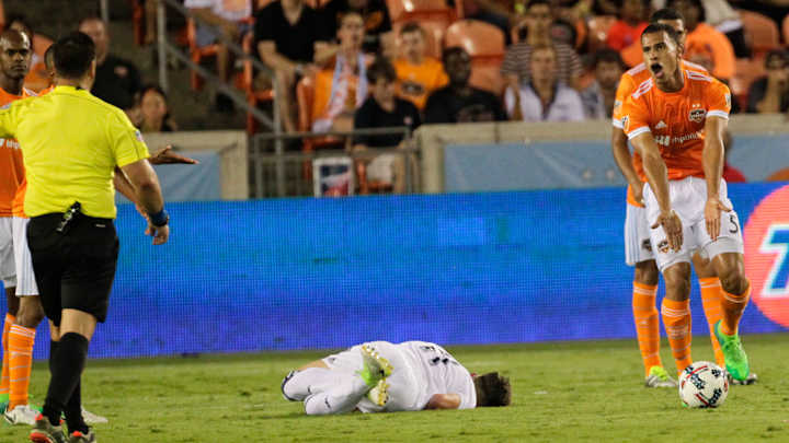 MLS Roundup: Dynamo use five-goal barrage vs. RSL to jump into first place