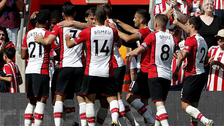 Chicharito's Brace Not Enough as Charlie Austin Nets Late Winner