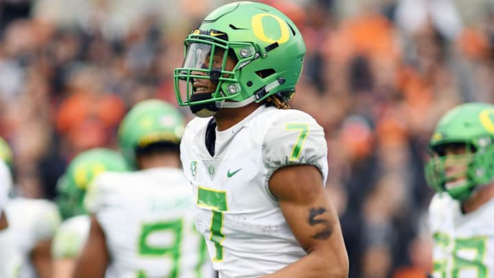Oregon receiver Carrington suspended after his DUI arrest
