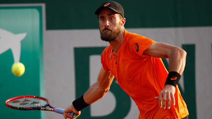 Steve Johnson advances at French Open after father’s sudden passing