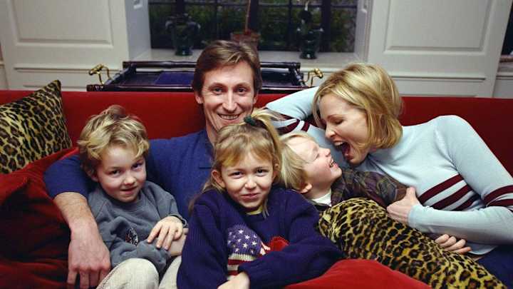 Wayne Gretzky: Off the Ice