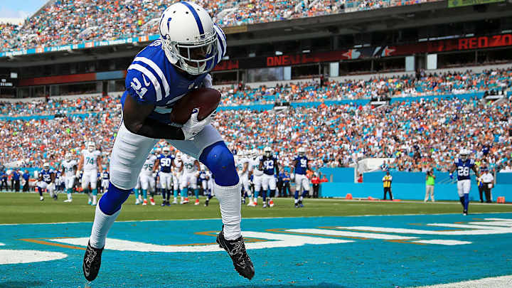 Colts CB Vontae Davis Doesn't Travel to Houston, Will Not Play Sunday Colts CB Vontae Davis Doesn't Travel to Houston, Will Not Play Sunday