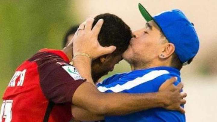 La gran goleada del equipo Maradona en su debut como entrenador en Emiratos Árabes Unidos