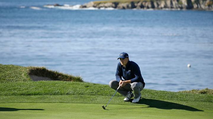 Jordan Spieth keeps pace with Tiger Woods, at least for now
