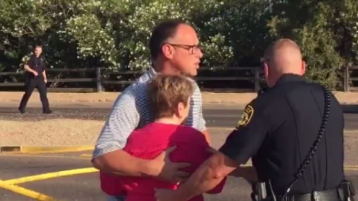 Former Diamondback Luis Gonzalez pulled a woman out of a car accident