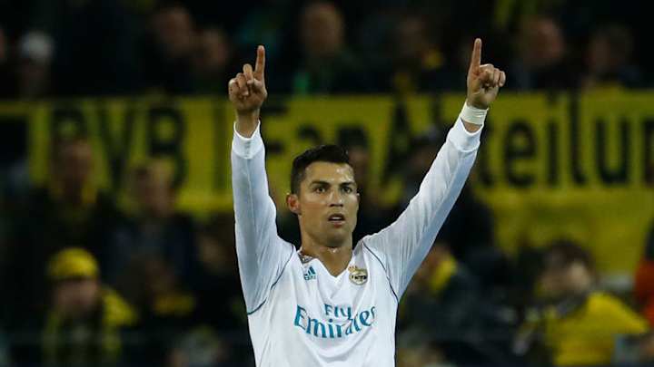 POLÉMICA | El nuevo balonazo de 'CR7' a la prensa durante el entrenamiento del Real Madrid POLÉMICA | El nuevo balonazo de 'CR7' a la prensa durante el entrenamiento del Real Madrid