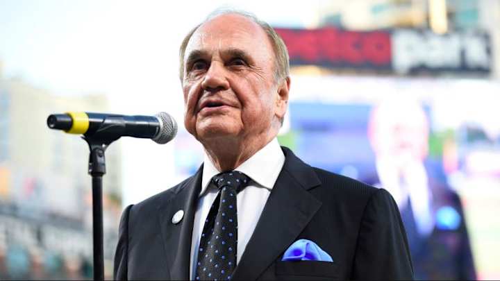 Sportswriters, Broadcasters Honor Dick Enberg