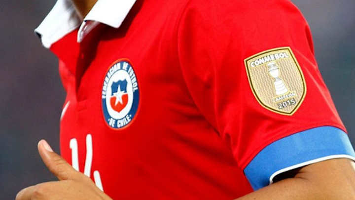 ESPECTACULARES | Se filtraron las camisetas de Chile para 2018