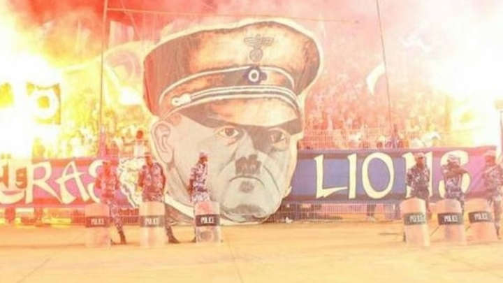 VERGÜENZA | La pancarta nazi exhibida por ultras que sacude al mundo del fútbol