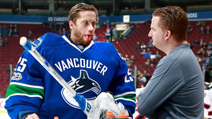 Canucks goalie Jacob Markstrom injured during fan event