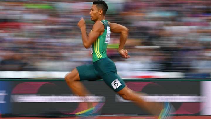 Wayde van Niekerk Cruises to Easy 400 Meter Win In 43.98 At World Championships