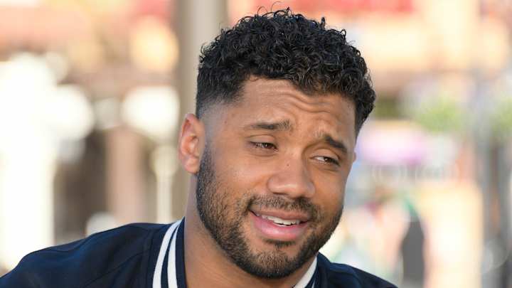 NFL stars are good sports as they read mean tweets: 'J.J. Watt looks like a fat Macklemore'