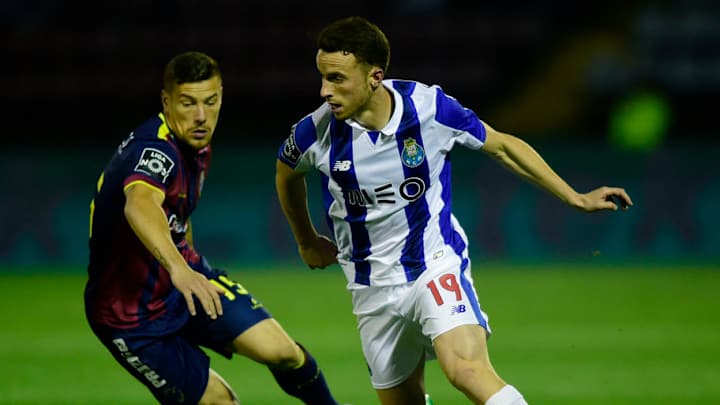 Wolves Set to Announce Signing of Atletico Madrid Midfielder on Season-Long Loan