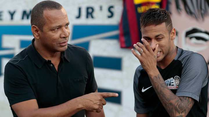 Report: Neymar Delaying PSG Move So Father Can Secure Barcelona Loyalty Bonus