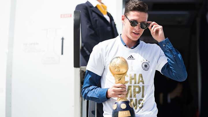 Julian Draxler Won't Leave PSG This Summer, Insists Agent