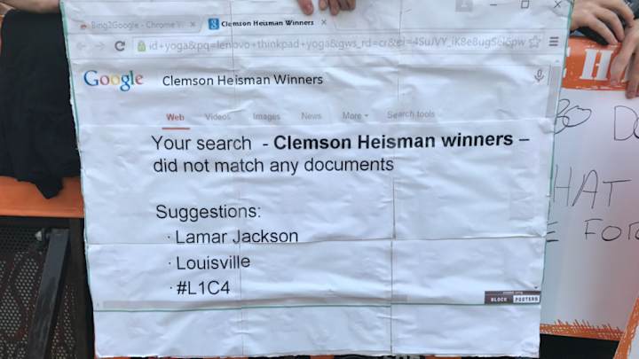 Here Are the Best Signs From College Gameday in Louisville Here Are the Best Signs From College Gameday in Louisville