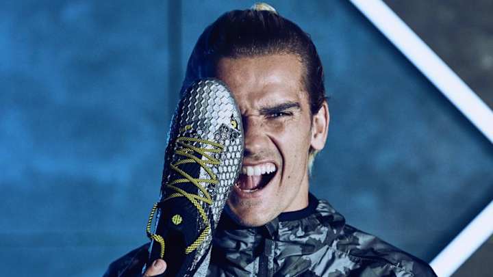 VIDEO: Antoine Griezmann Shows Off New France-Inspired Chrome 'GriziBoots'