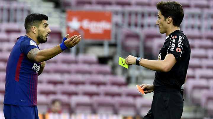 VIDEO: What Luis Suarez Said to the Referee After his Embarrassing Dive Against Las Palmas