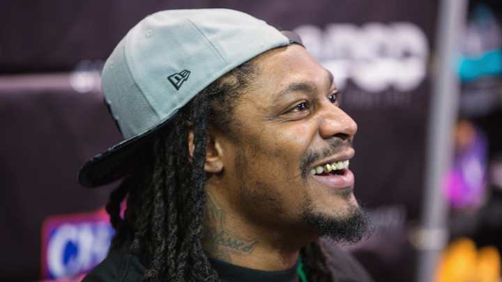 Reports: Marshawn Lynch visits with Raiders, says he wants to come out of retirement Reports: Marshawn Lynch visits with Raiders, says he wants to come out of retirement