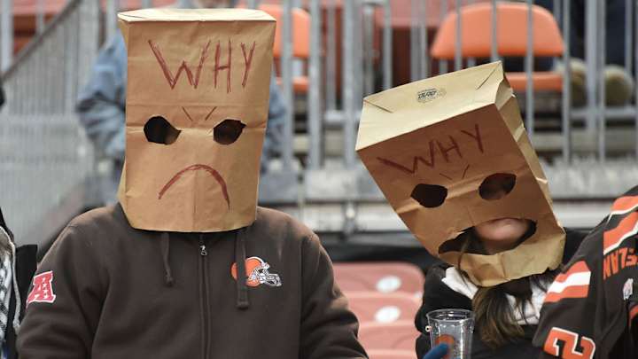 New Year's Day Hot Clicks: The Browns Are Really, Really, Bad; Agnes Pimentel