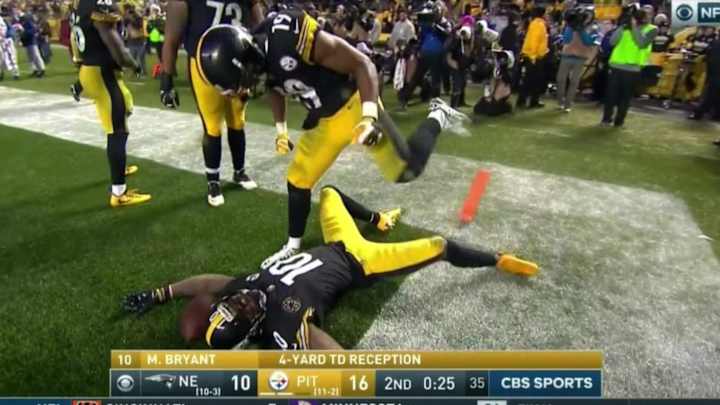 Watch: JuJu Smith-Schuster Celebrated TD By Recreating Hit on Burfict Watch: JuJu Smith-Schuster Celebrated TD By Recreating Hit on Burfict