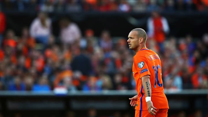 Transfer Rumor Roundup: Silva, Moura, Strootman, Sneijder and More Transfer Rumor Roundup: Silva, Moura, Strootman, Sneijder and More