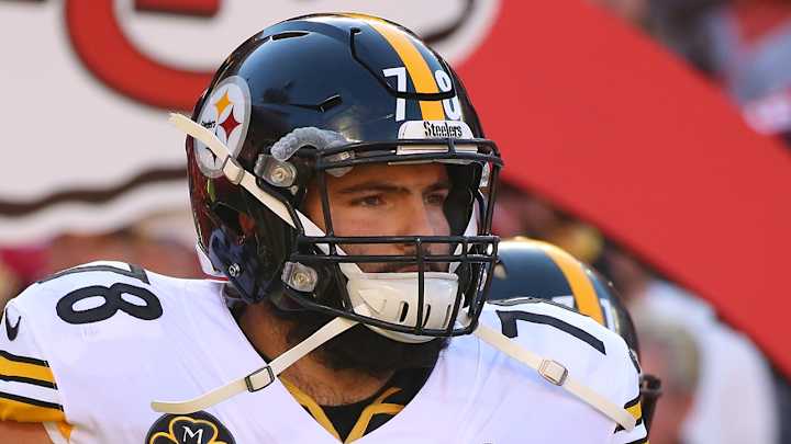 Villanueva Gives Steelers Teammates Army Helmet Decals