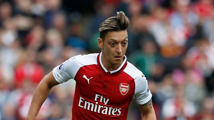 Report: Mesut Ozil Set to Snub New Arsenal Deal in Favour of Switch to Man Utd