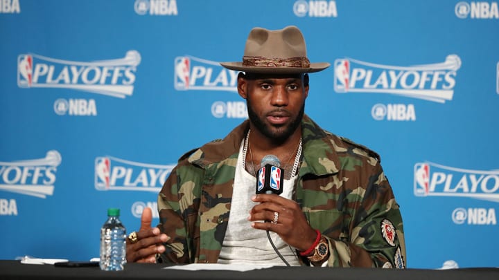 Media Circus: What's it like to cover LeBron James? Media Circus: What's it like to cover LeBron James?