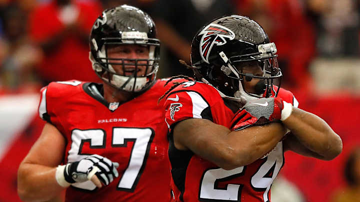 Falcons lineman’s wife went into labor before Seahawks game, stayed in stands