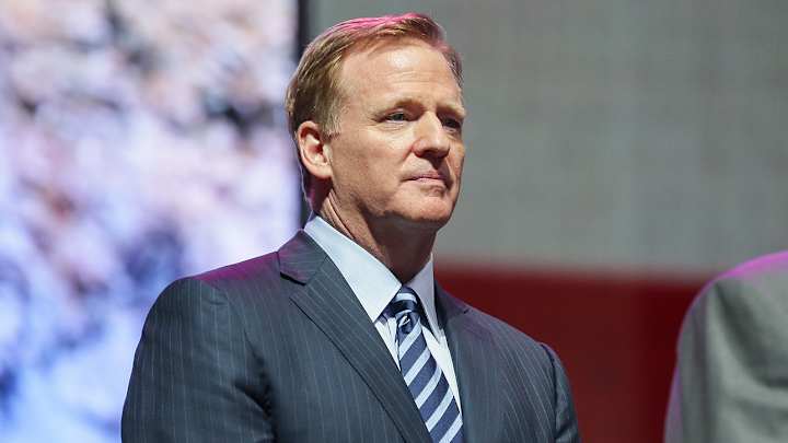Roger Goodell Signs Contract Extension Roger Goodell Signs Contract Extension