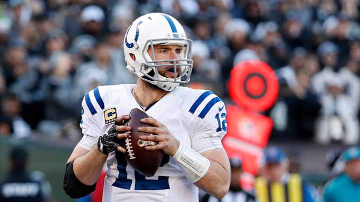 Colts owner says Luck has successful right shoulder surgery